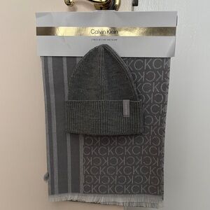 Calvin Klein Gray Knit Beanie with CK Logo Scarf Set